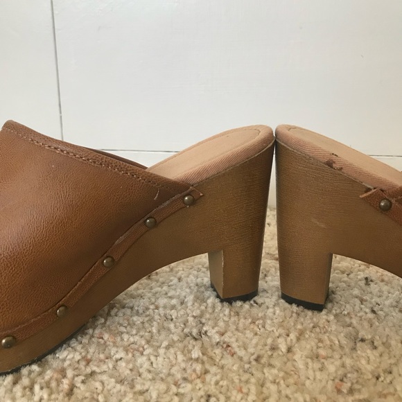 Old Navy Clogs - Picture 4 of 8